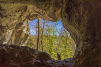 The Klausenhöhle is a natural karst cave near the Lower Bavarian market town of Essing in the