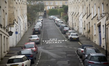 No Through Road road sign on steep Thomas Street, Walcot, Bath, England, United Kingdom, Europe