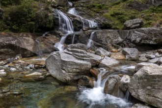 Froda Waterfall, Cascata La Froda, Sonogno, Verzasca Valley, Valle Verzasca, Canton Ticino,