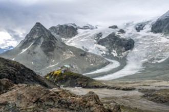 Mountain hut Cabane des Dix in front of glacier Glacier de Cheilon, Valais Alps, Valais,