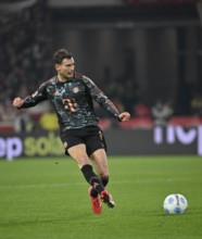Leon Goretzka FC Bayern Munich FCB (08) Action on the ball MHPArena, MHP Arena Stuttgart,