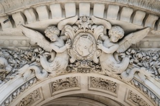 Figures of angels and elaborate floral relief work, Middle Temple Lane entrance, The Inns of Court,