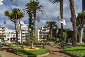 Fountain in the Plaza de la iglesia, Puerto de la Cruz, Tenerife, Canary Islands, Spain, Europe