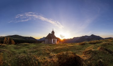 Sunrise on the Postalm with the Postalm chapel, Osterhorn group, Salzkammergut, Salzburg province,