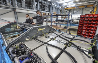 Herten, North Rhine-Westphalia, Germany, Cummins Hydrogenics fuel cell factory. Employees assemble