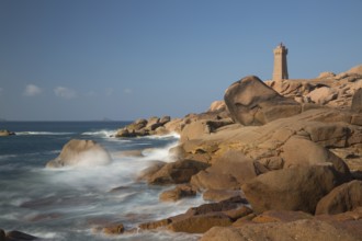 Lighthouse Mean Ruz at Ploumanac'h, Côtes d'Armor in the last evening light