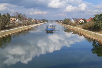 Cargo ship on the Main-Danube Canal, Möhrendorf, Bavaria, Germany, Europe