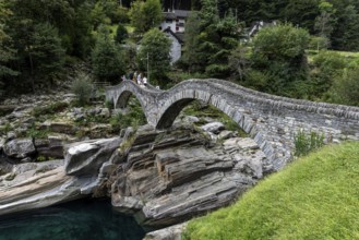 Old Roman bridge Ponte dei Salti over Verzasca, Lavertezzo, Verzasca Valley, Valle Verzasca, Canton