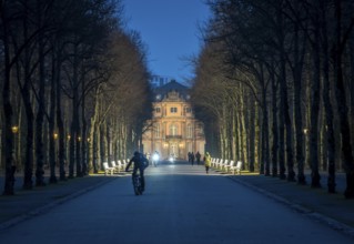 The light benches by artist Stefan Sous in the Hofgarten, entitled UV-A UV-B, 14 completely