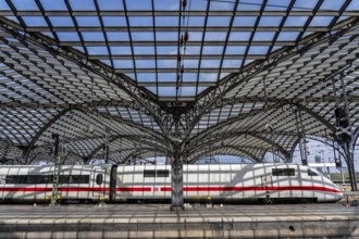 Cologne Central Station, ICE train on the platform, North Rhine-Westphalia, Germany, Europe