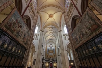 Church of Our Lady, Onze-Lieve-Vrouwekerk, Gothic nave with view of organ, Bruges, West Flanders,