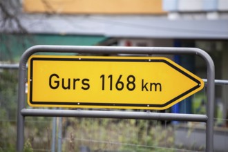 A sign in Ludwigshafen am Rhein indicates the distance to Gurs in southern France. In 1940, many