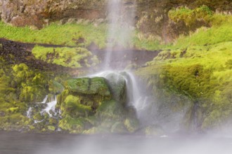 Waterfall Seljalandsfoss, 60 m high, located in southern iceland