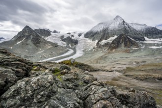Impressive mountain landscape, mountain hut Cabane des Dix in front of glacier Glacier de Cheilon