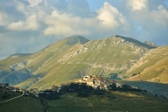 The hill town of Castelluccio di Norcia, Parco Nazionale dei Monti Sibillini, Apennine Mountains,