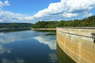 Bort-les-Orgues. Dam holding back the waters of the Dordogne. Hydroelectric power station exhibited