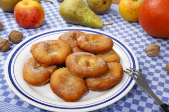 Swabian cuisine, harvest cakes, dessert, dessert, fat baked goods, doughnuts, fried food, lard
