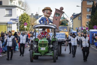 Each float in the traditional carnival parade Klaa Paris in Frankfurt's Heddernheim district was