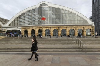 Exterior frontage of Lime Street railway station, Liverpool, England, UK
