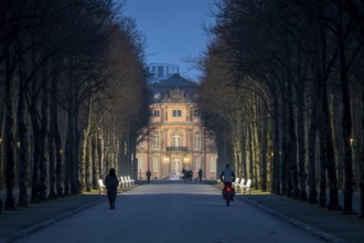 The light benches by artist Stefan Sous in the Hofgarten, entitled UV-A UV-B, 14 completely