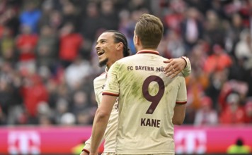 Goal celebration Harry Kane FC Bayern Munich FCB (09) Leroy Sane FC Bayern Munich FCB (10) Allianz