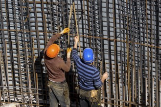 Essen, North Rhine-Westphalia, Germany, construction industry, construction workers working on a