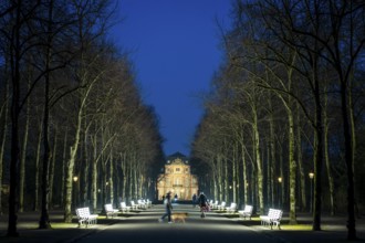 The light benches by artist Stefan Sous in the Hofgarten, entitled UV-A UV-B, 14 completely