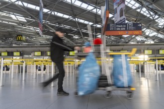 Cologne-Bonn Airport, warning strike by the Verdi trade union, public service and ground handling