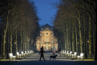 The light benches by artist Stefan Sous in the Hofgarten, entitled UV-A UV-B, 14 completely