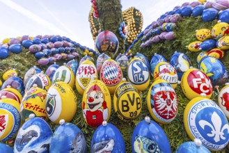 The Easter fountain in Schechingen has around 13, 000 hand-painted eggs. This makes it one of the