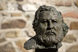 Portrait head Carl Vogt by Thomas Duttenhoefer, bronze, green patina, Giessener Köpfe, Altes