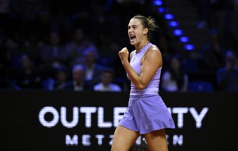 Aryna Sabalenka BLR, gesture, gesture cheering, Tennis Ladies Porsche Cup, Grand Prix, GP,