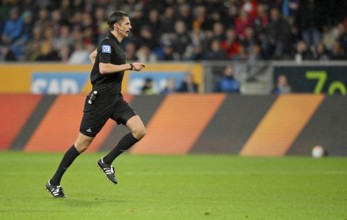 Referee Deniz Aytekin, gesture, gesture, PreZero Arena, Sinsheim, Baden-Württemberg, Germany,
