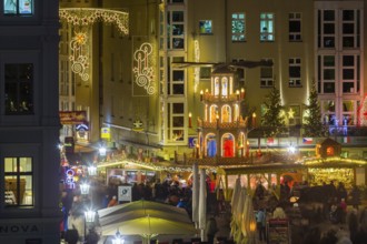 Christmas market on the Neumarkt