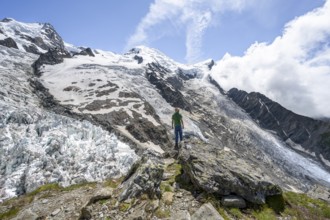Mountaineers on the glacier, High alpine glaciated mountain landscape, La Jonction, Glacier des