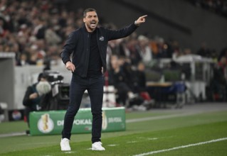 Coach Coach Zsolt Löw RasenBallsport RB Leipzig RBL Gesture Gesture TV camera Semi-final, DFB Cup,