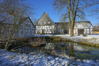 Holzwickede, Ruhr area, North Rhine-Westphalia, Germany, Winter with snow in the Ruhr area, Emscher