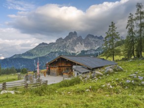 Krahlehenhütte in front of the large Bischofsmütze, Gosaukamm, Dachstein massif, Sulzenalm,