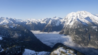 View of sea of clouds and snow-covered mountains, mountain panorama with Watzmann, from the Jenner,