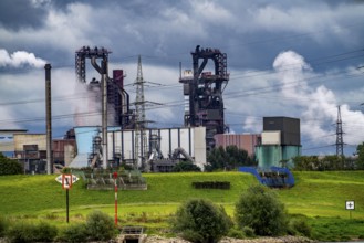 Thyssenkrupp Steel steelworks in Duisburg-Bruckhausen, blast furnaces 8 and 9, Rhine, Duisburg,