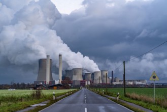 Lignite-fired power plant, RWE Power AG Niederaußem power plant, near Bergheim, North