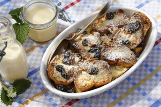 Swabian cuisine, Ofenschlupfer, sweet main course or dessert, dessert, sweet dish, typical Swabian,