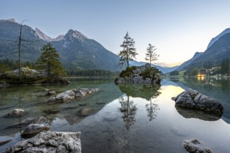 Hochkalter reflected in Hintersee, at sunset, Berchtesgaden National Park, Ramsau, Upper Bavaria,