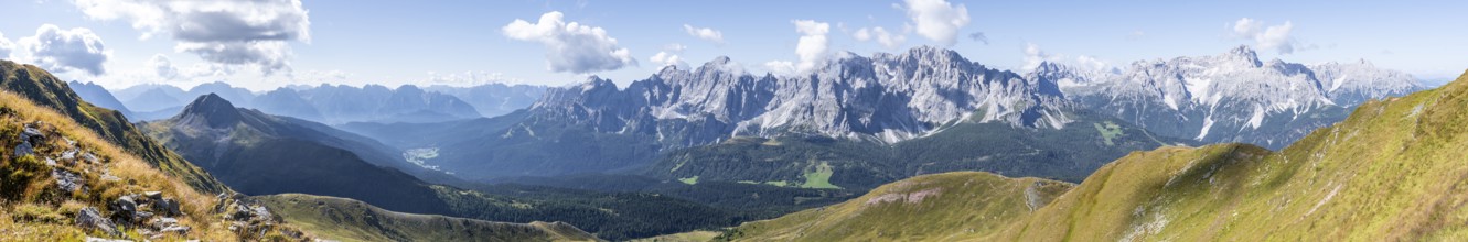Alpine panorama, Carnic High Trail, view from the Carnic main ridge to the Sesto Dolomites, Carnic