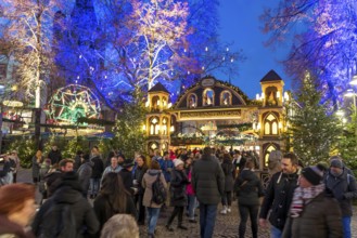 Christmas market at the Alter Markt in the historic city centre of Cologne, North Rhine-Westphalia,