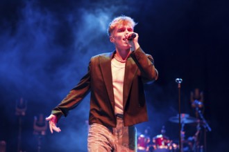 Iggi Kelly, son of Patricia Kelly, live at the Tempodrom in Berlin on 02/09/2024