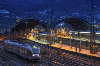 The main railway station of Hagen, station halls, tracks, platforms, regional express train, North