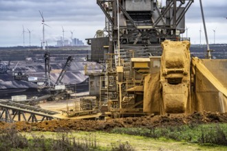 Opencast lignite mine Garzweiler 2, bucket wheel excavator 261 excavating the surface, at the rest