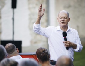 Federal Chancellor Olaf Scholz, (SPD), pictured during a citizens' dialogue in Seelow. 29.08.2024