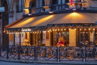 Cafe des Arts on the Quai de Louvre, Louvre, Paris, Ile de France, France, Paris, Ile de France,
